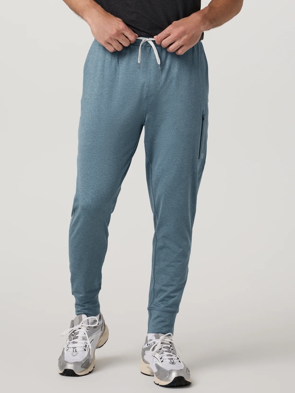 Vuori Men’s Sunday Performance Joggers 28” smoke Blue Heather size XL V416